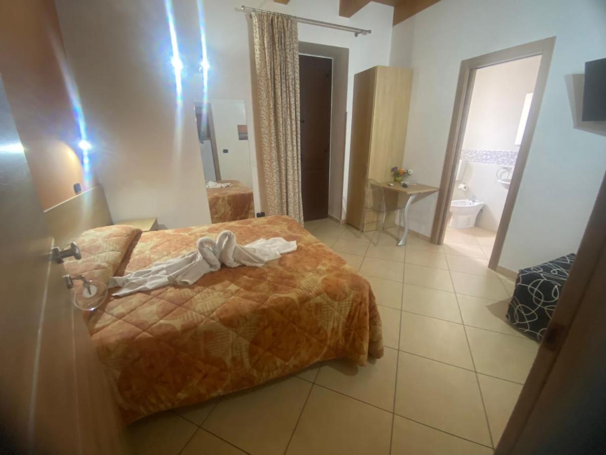 Mandanici :Borgo Marsalini Hotel Barcellona-Pozzo di Gotto Exterior foto