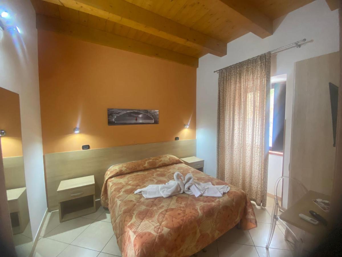 Mandanici :Borgo Marsalini Hotel Barcellona-Pozzo di Gotto Exterior foto